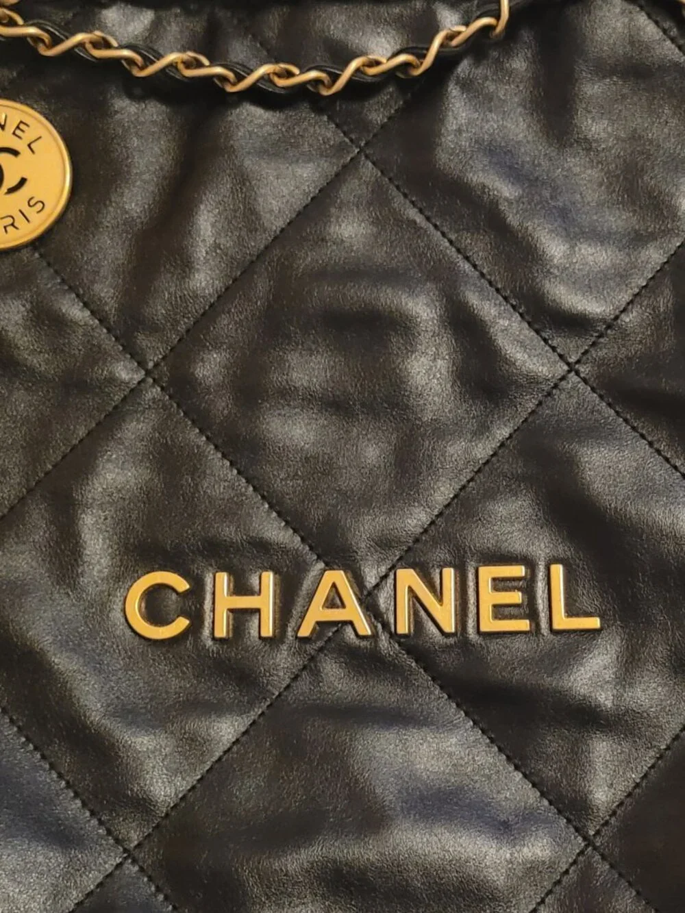 Chanel 22 Small Hobo-Excellent condition